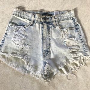 HIGH-WAISTED ACID WASH DENIM SHORTS